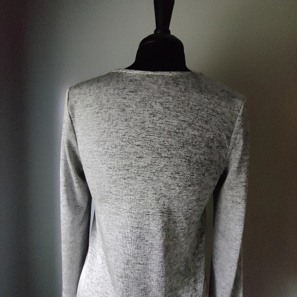 Loft Outlet V-Neckline Long Sleeve - Picture 4 of 5